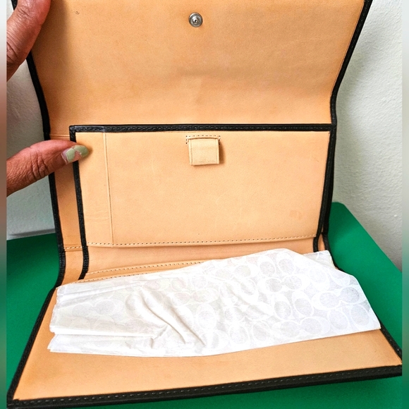 2 in 1 Wallet In Signature Canvas & checkBook. - Picture 5 of 15